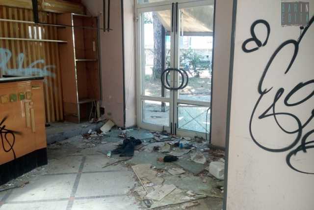 Riapre il bar di Parco 2 Giugno: in tre anni ridotto a rudere alla merc� dei vandali